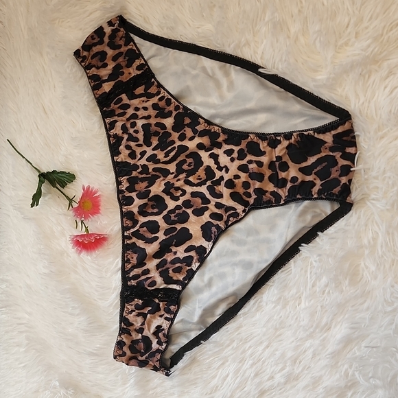 Leopard  Contrast Lace Lingerie Set - Picture 11 of 13